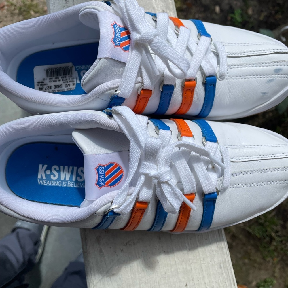 K-Swiss ladies tennis shoe 3 scuff marks I can’t get out